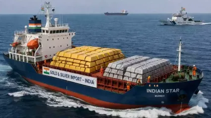 भारतीय बैंकों ने एक बड़ा फैसला लिया है. व‍िदेश से आने वाले सोने-चांदी के आयात पर रोक लगाई है, जिस कारण कई टन सोना-चांदी विदेशों में अटक गया है. बात सीमा शुल्‍क को लेकर रुकी हुई है. गोल्‍ड