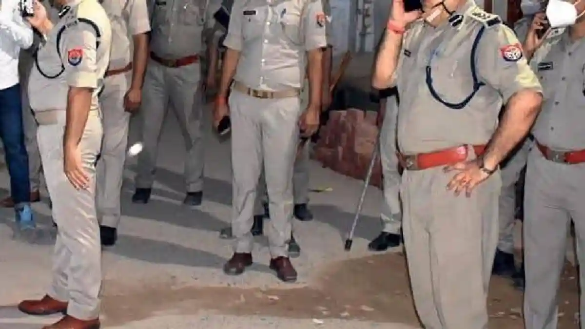 बेंगलुरु में 6 पुलिसकर्मी सस्पेंड