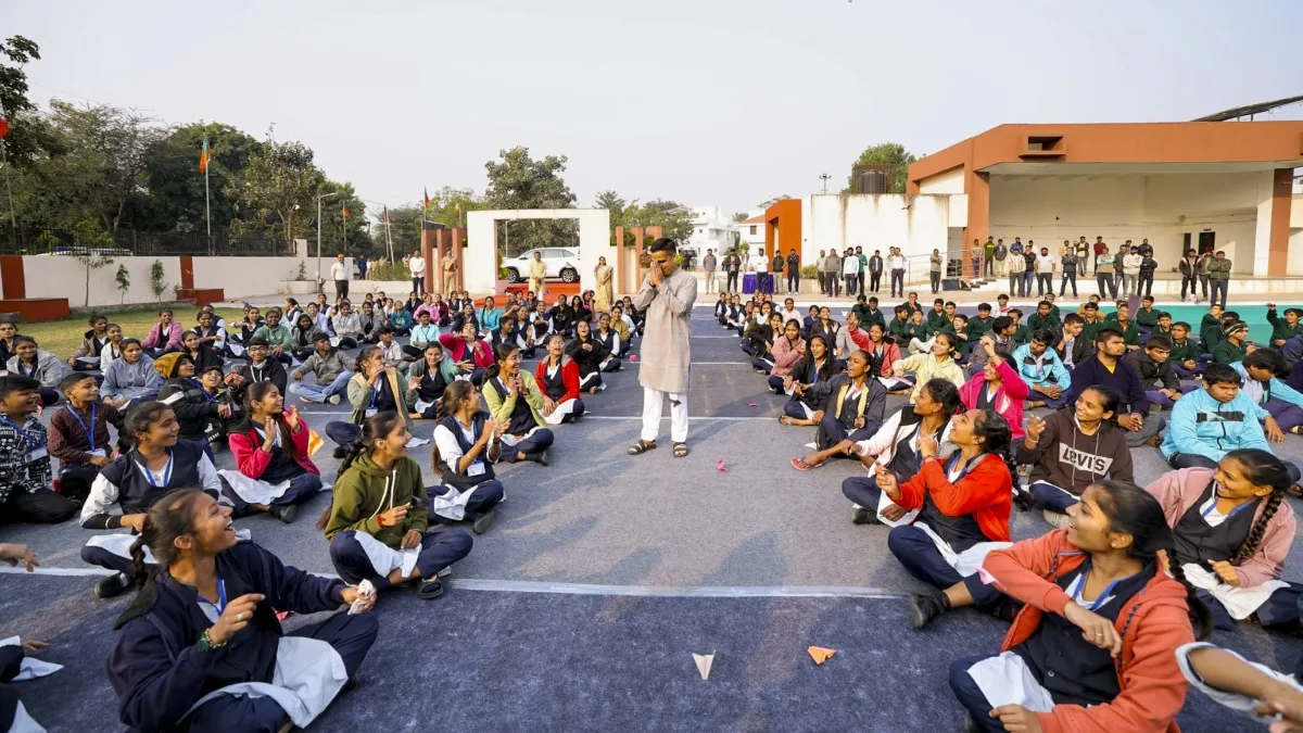 भीषण ठंड और कोहरे का असर