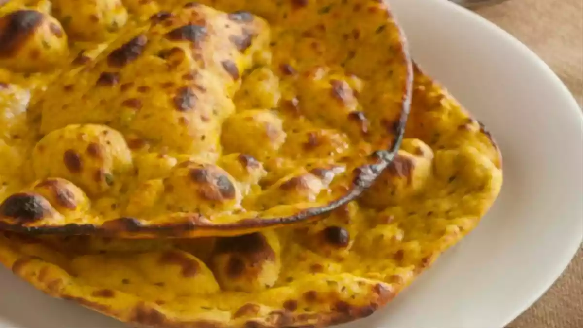 बिना तंदूर के तवे पर बनाएं कुरकुरी मिस्सी रोटी