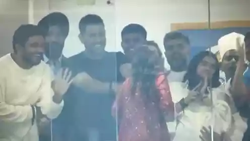 बुमराह के बंप कैच पर उछल पड़ीं साक्षी