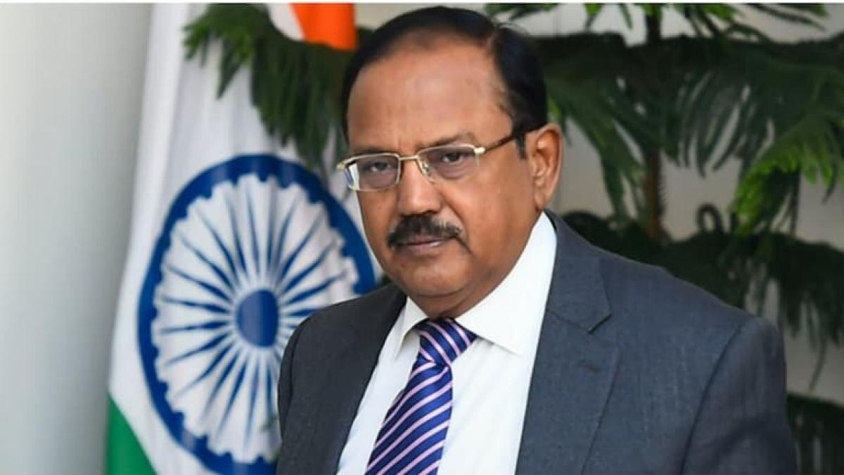 अजित डोभाल ने बीजिंग में चीन के उपराष्ट्रपति हान झांग से मुलाकात कर सीमा इलाकों में शांति और स्थिरता मजबूत करने पर बात की. यह दौरा वांग यी के साथ विशेष प्रतिनिधि वार्ता, सीमा तनाव कम