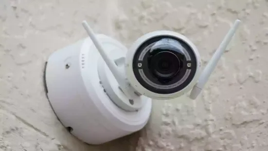 अब सीसीटीवी कैमरों में मेड इन इंडिया सेमीकंडक्टर चिपसेट Vision SoC का इस्तेमाल किया जाएगा. इसके लिए चेन्नई बेस्ड माइंडग्रो टेक्नोलॉजी ने प्रामा इंडिया प्राइवेट लिमिटेड कंपनी के साथ एक