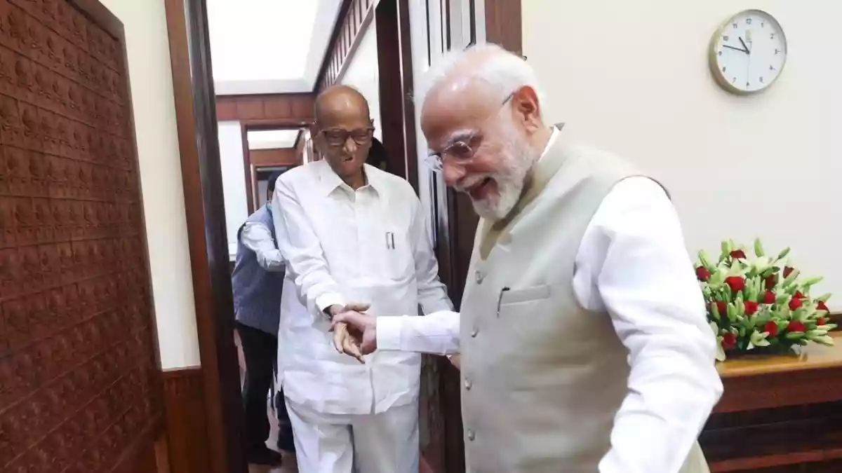CJP के प्रदर्शन के बीच पीएम मोदी से मिले शरद पवार और सुप्रिया सुले