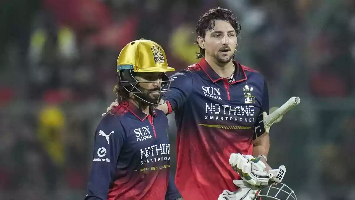 CSK के गेंदबाजों का RCB ने निकाला जुलूस