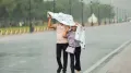 राजधानी दिल्ली और एनसीआर में जून की शुरुआत भले ही बिना बारिश के हुई हो, लेकिन मौसम विभाग का कहना है कि जल्द ही मौसम करवट लेने वाला है. अगले कुछ दिनों में बारिश, गरज-चमक और तेज हवाओं की