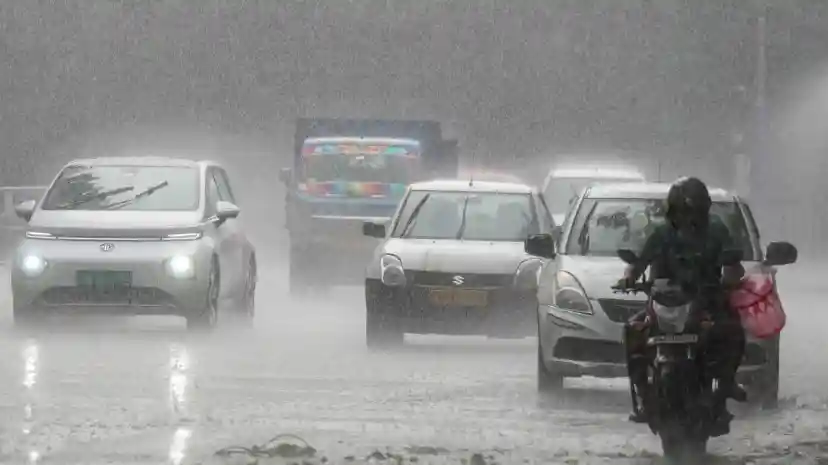 दिल्ली समेत इन राज्यों में भी तेज आंधी-बारिश