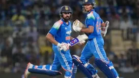 साल 2015 में अपने वनडे वर्ल्ड कप के सफर की शुरुआत करने वाले रोहित शर्मा ने कई रिकॉर्ड अपने नाम किए हैं. वर्ल्ड कप में सबसे तेज शतक बनाने से लेकर सबसे अधिक शतक जड़ने तक का रिकॉर्ड हिटमैन का