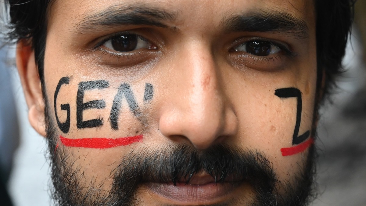 Gen-Z का एक आंदोलन और सियासत का रुख अचानक कैसे मुड़ गया