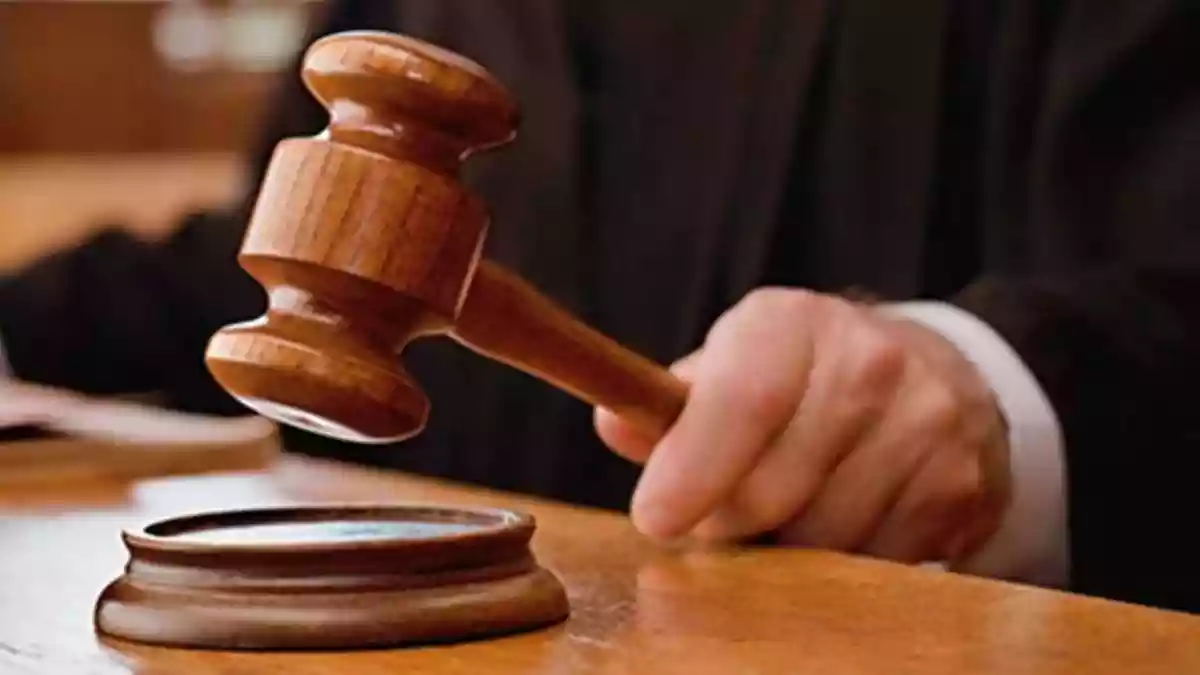 ग्राम प्रधान ही प्रशासक क्यों