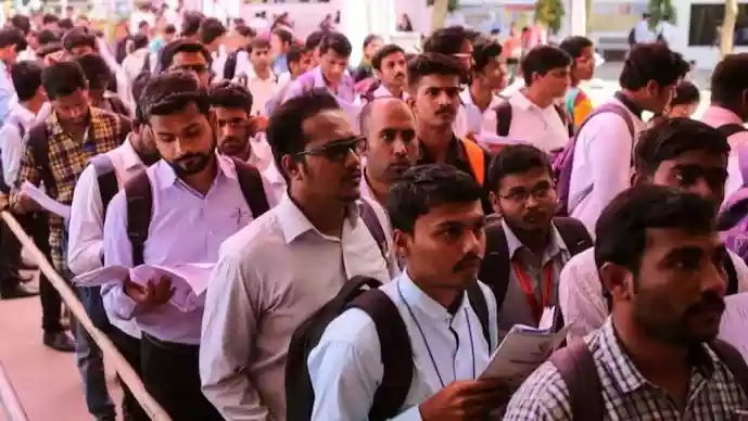 गुजरात सरकार ने किया 11