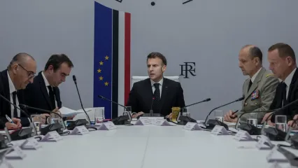 अमेरिका और ईरान में जारी जंग के बीच आज ईरान में भूकंप का तेज झटका महसूस किया गया। इस भूकंप की तीव्रता रिक्टर पैमाने पर 4.3 मापी गई। ऐसी आशंका जताई जा रही है कि कहीं भूकंप के इस झटके के पीछे