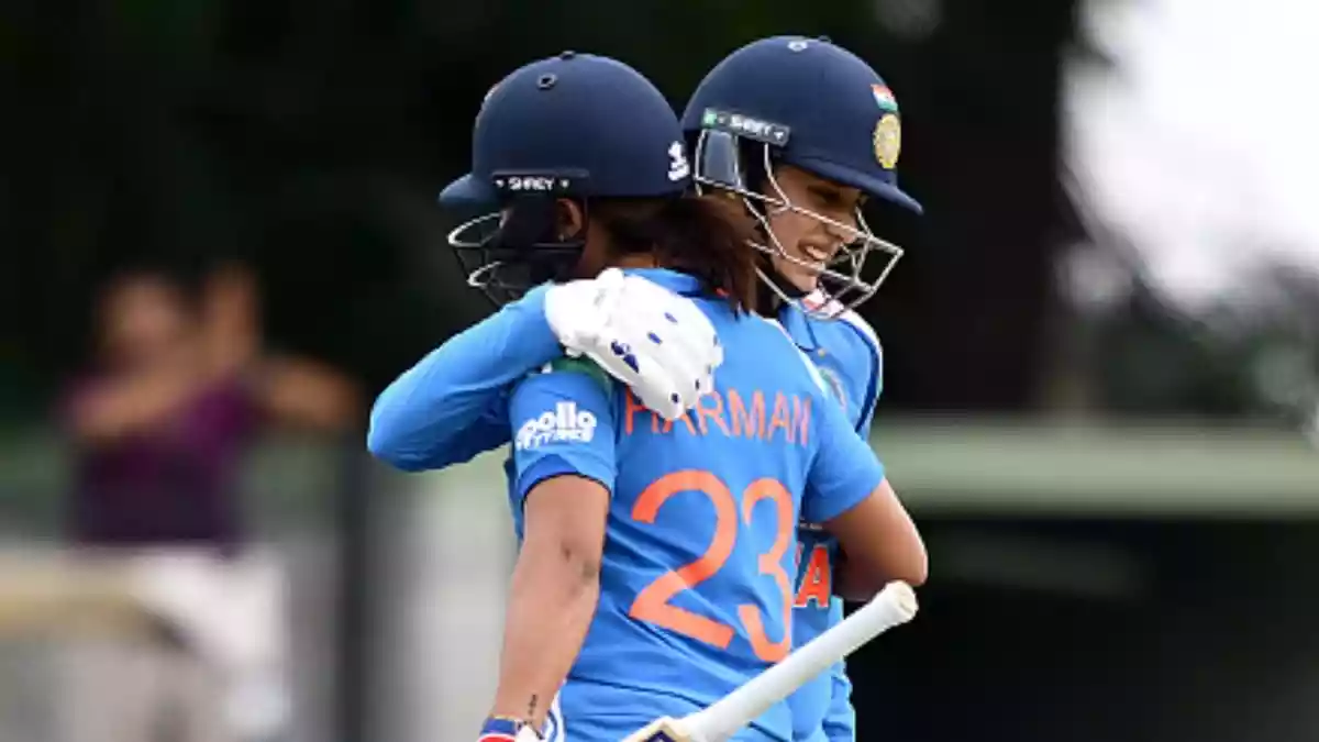 आईसीसी की ताजा महिला वनडे रैंकिंग में स्मृति मंधाना दुनिया की नंबर-1 बल्लेबाज बन गई हैं, जबकि ऑस्ट्रेलिया की अलाना किंग नंबर-1 गेंदबाज बनीं. किंग ने सोफी एक्लेस्टोन का करीब चार साल