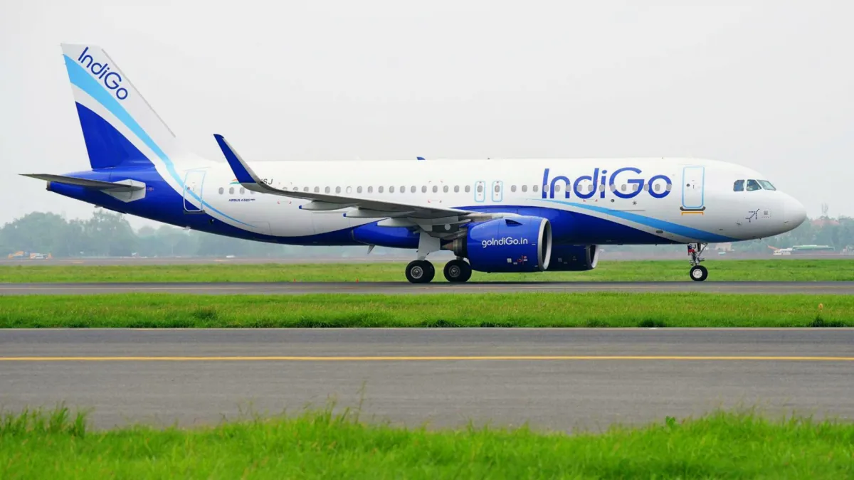 IndiGo को लगी भारी चपत