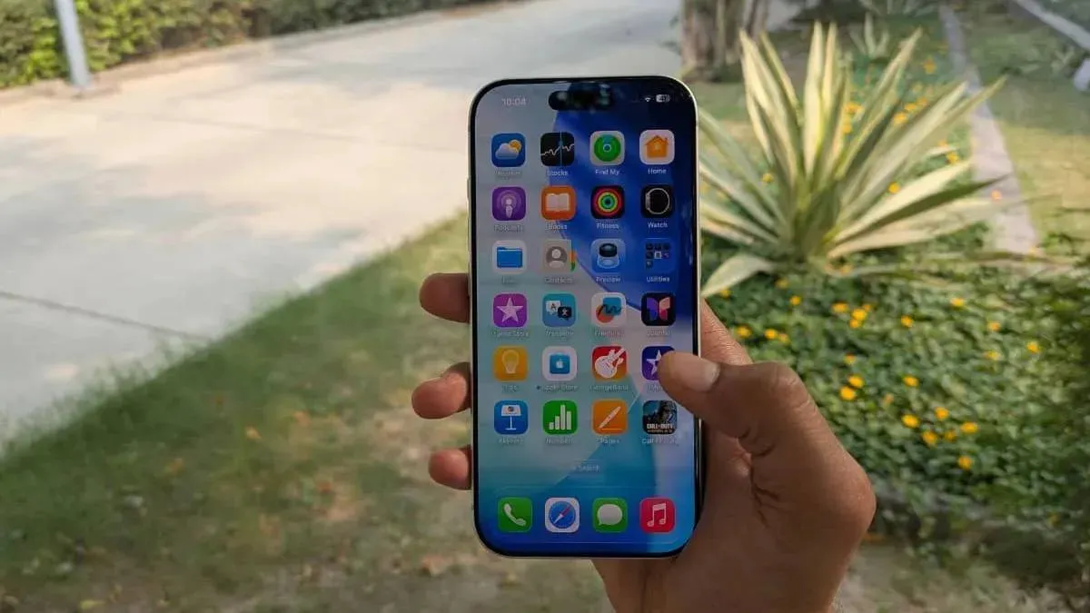 iPhone 18 की डिस्प्ले ब्राइटनेस होगी और चमकदार
