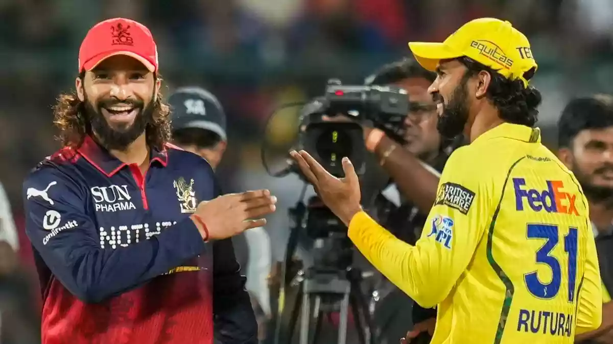 बेंगलुरु के चिन्नास्वामी स्टेडियम में RCB vs CSK मैच के दौरान बजाए गए 'डोसा-इडली' गाने पर विवाद खड़ा हो गया है. CSK ने इसे खिलाड़ियों का अपमान बताते हुए BCCI से शिकायत की है. फ्रेंचाइजी ने DJ की