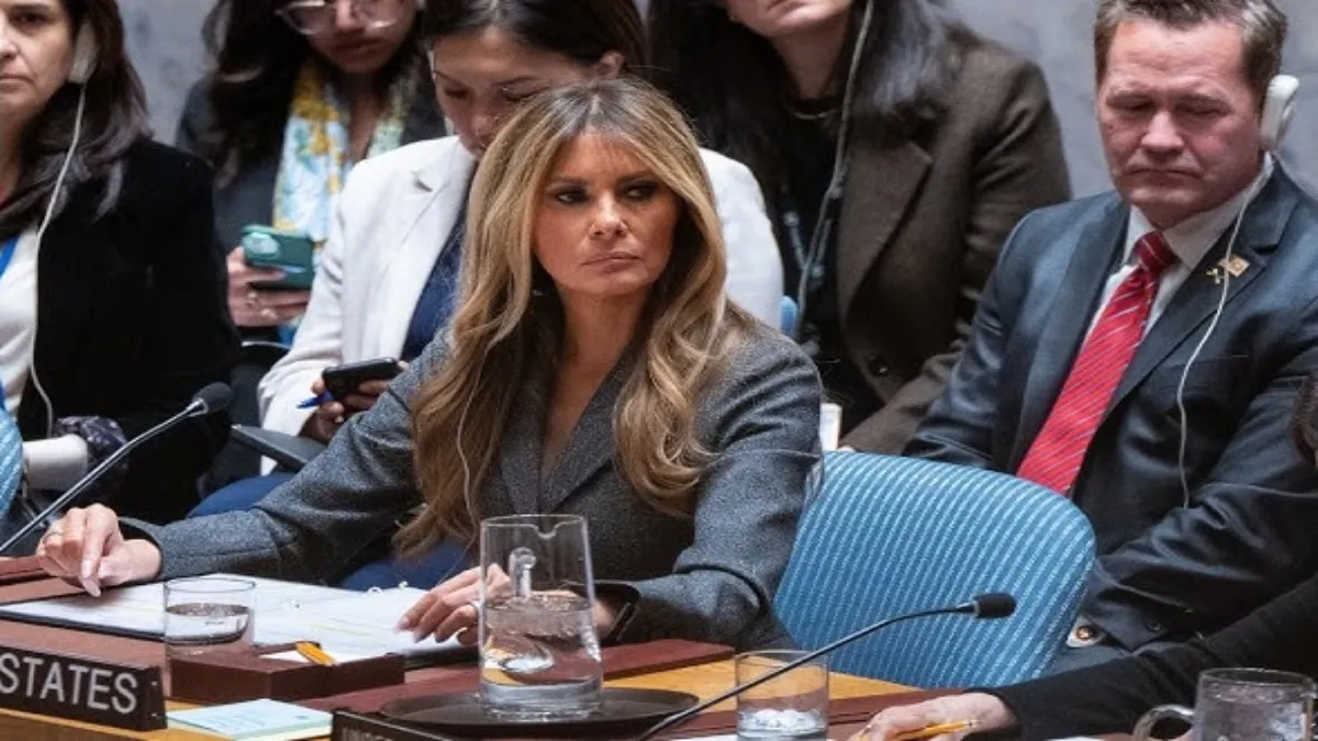 ईरान पर अमेरिका और इजरायल लगातार हवाई हमले कर रहा है। ईरान भी इन हमलों का जवाब दे रहा है। इन सब के बीच, अमेरिकी राष्ट्रपति डोनाल्ड ट्रंप की पत्नी एवं प्रथम महिला मेलानिया ट्रंप सोमवार