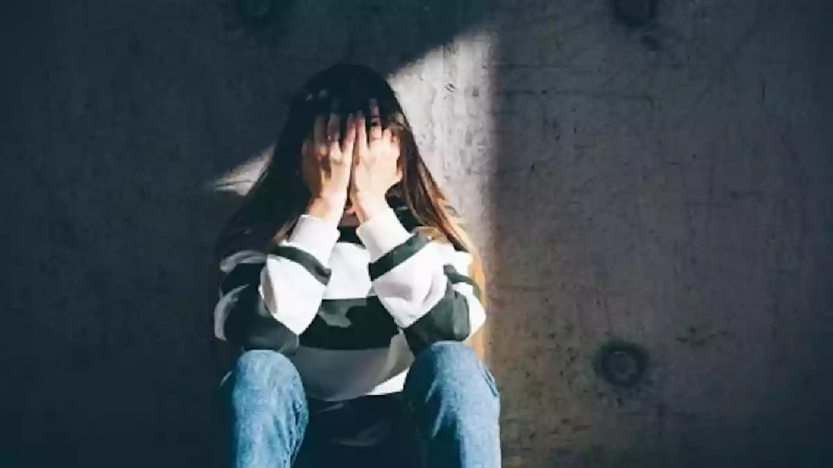 पुणे के वाकड थाना क्षेत्र में एक 28 वर्षीय सॉफ्टवेयर इंजीनियर से 42.64 लाख रुपये की ठगी का मामला सामने आया है. आरोपी ने खुद को इसरो का वैज्ञानिक बताकर विवाह का झांसा दिया. पुलिस ने 16.65 लाख