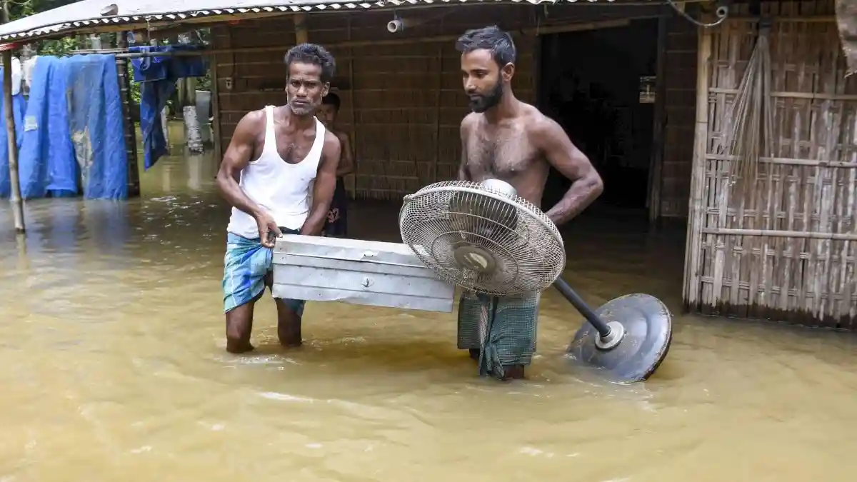 जल प्रलय' से तबाही