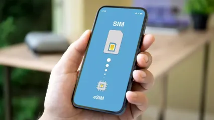 <strong>Interesting Face about eSIM:</strong> डिजिटल दुनिया में अब यूजर्स अपने स्मार्टफोन में डिजिटल सिम कार्ड भी लगा सकते हैं। इस सिम कार्ड में फिजिकल सिम की तरह ही सभी सुविधाएं मिलती हैं, लेकिन यूजर्स इसे