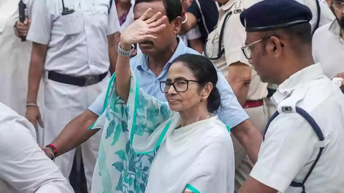 कालीघाट के दरवाजों से लेकर पसीने से तर Y-चैनल तक