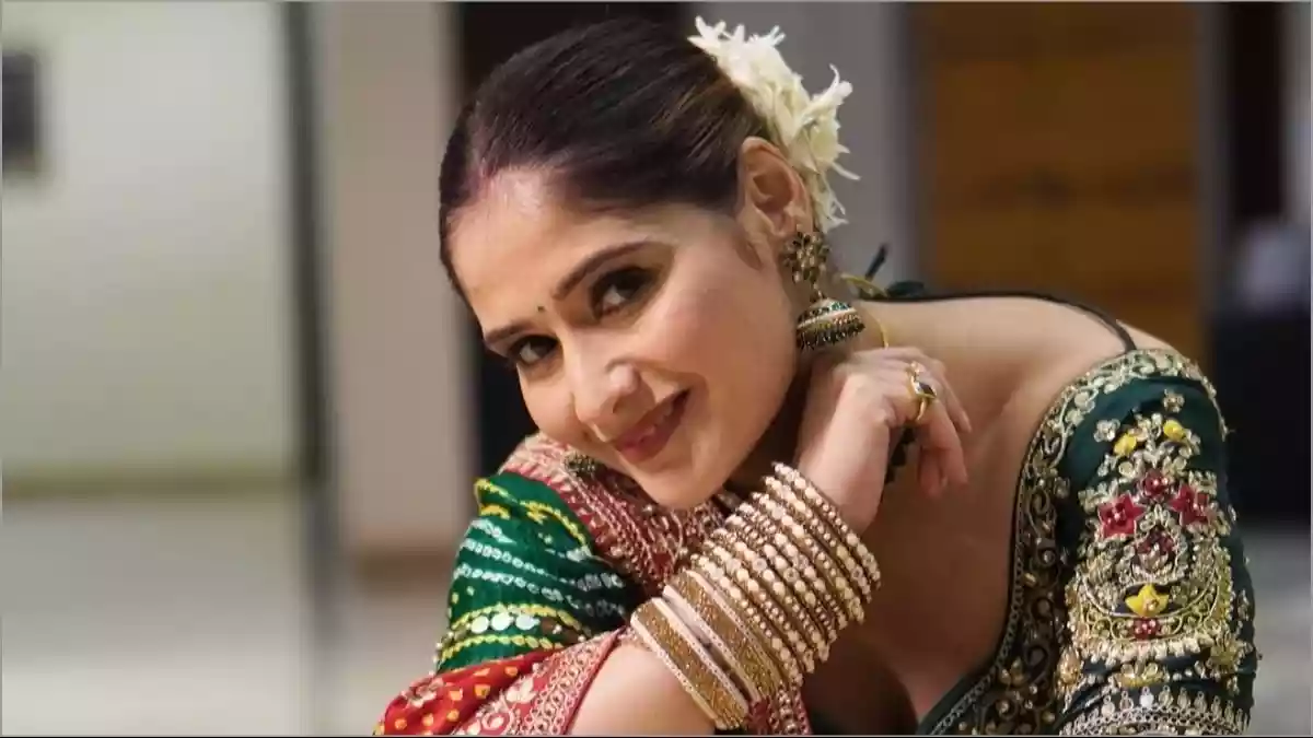 कमरे में गलत इरादे से घुसा नौकर