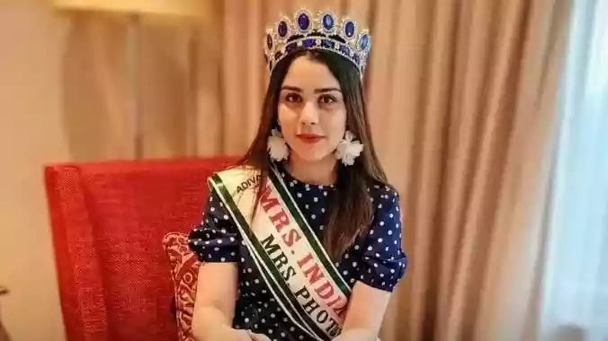 कौन हैं सयाली सर्वे