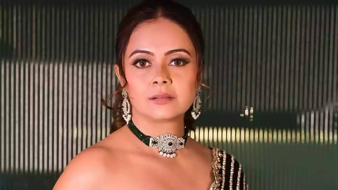 खामेनेई की मौत पर रोने वालों पर भड़कीं देवोलीना