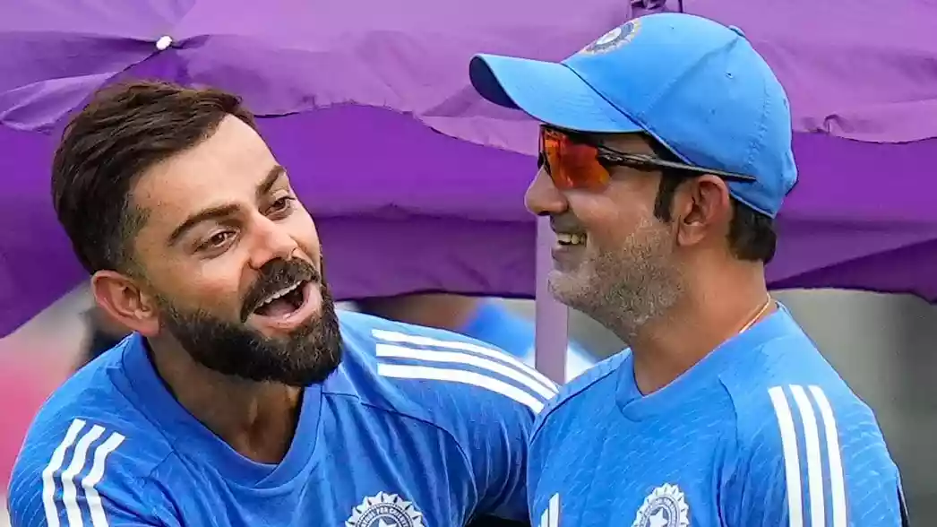 टीम इंड‍िया के बैट‍िंग कोच सितांशु कोटक ने विराट कोहली और हेड कोच गौतम गंभीर के बीच अनबन की खबरों को सिरे से खारिज कर दिया. उन्होंने कहा कि दोनों ने कार्डिफ वनडे के दिन कई बार बातचीत की.