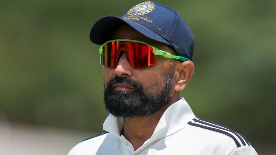 भुवनेश्वर कुमार की वापसी के बाद अब मोहम्मद शमी को लेकर चर्चाओं का बाजार गर्म है. अब देखना होगा कि रणजी ट्रॉफी में उनका प्रदर्शन चयनकर्ताओं का ध्यान खींच पाता है या नहीं. फिलहाल,