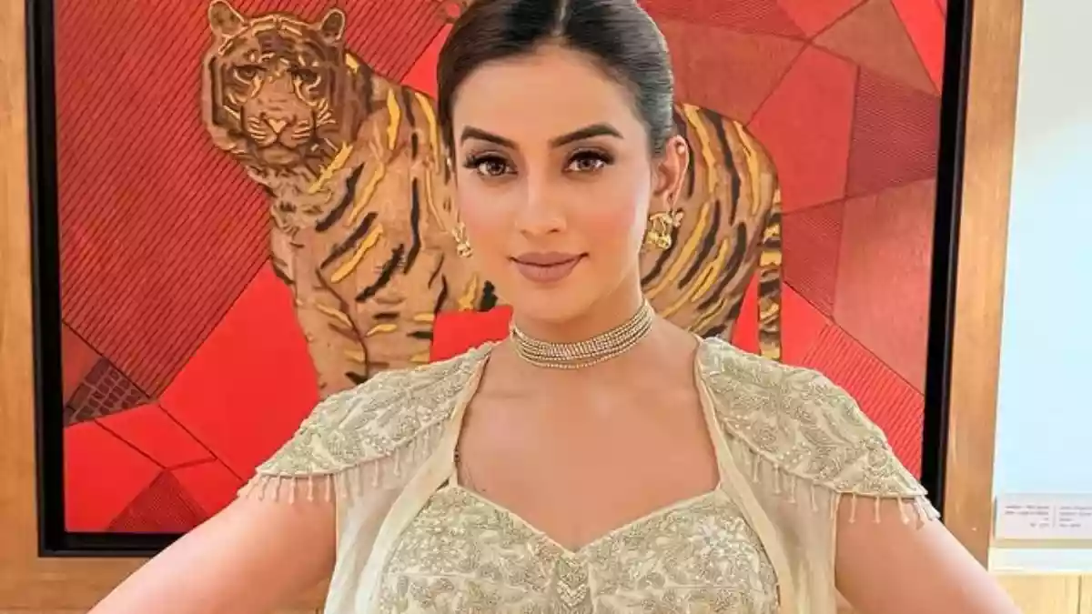 मैं उठाकर नीचे फेंक देती