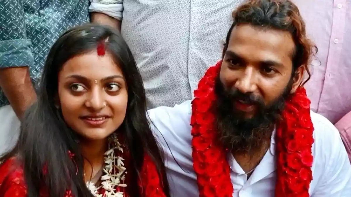 नाबालिग निकली मोनालिसा