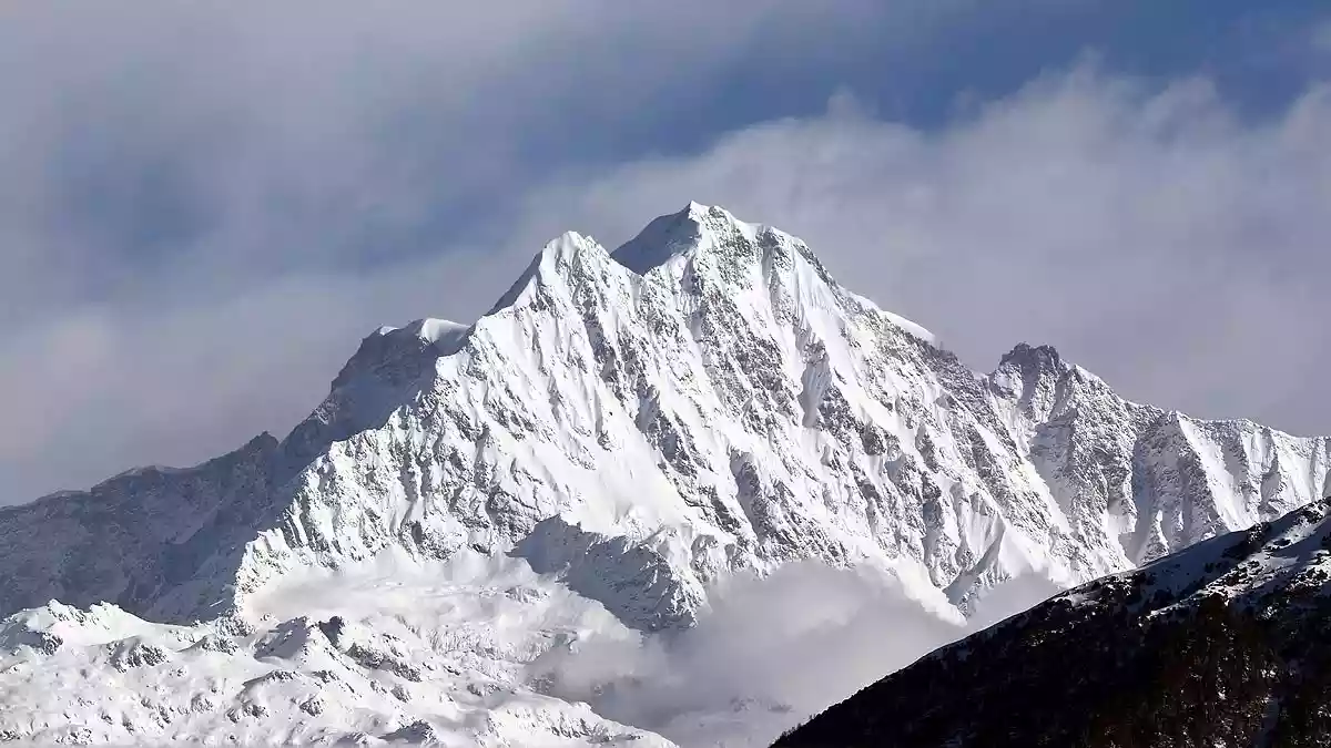 नंदा देवी चोटी पर मौजूद CIA का न्यूक्लियर डिवाइस