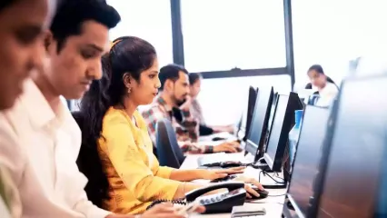 नए लेबर कोड के तहत कंपनी ने एक खास बदलाव किया है. अगर आपकी नौकरी चली जाती है या आप छोड़ देते हैं तो सभी एरियर के साथ सैलरी और अलाउंस का पैसा कंपनी 2 दिनों के भीतर करेगी. पहले यह समय 45 दिनों