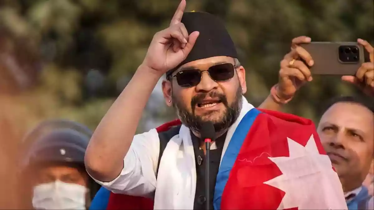 नेपाल के प्रधानमंत्री बालेन शाह ने संसद में कहा कि नेपाल ने भी भारत की जमीन पर अतिक्रमण किया है, जिससे संसद में हंगामा मच गया. उनके बयान पर विपक्ष ने आपत्ति जताई और इसे संसदीय रिकॉर्ड