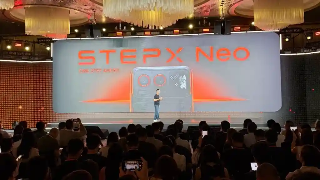 OpenAI से पहले StepX ने लॉन्च किया दुनिया का पहला एजेंटिक AI फोन