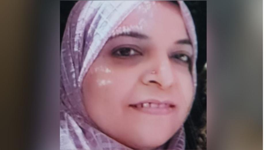 हैदराबाद के आजमपुरा इलाके में 35 साल की महिला की चाकू मारकर हत्या कर दी गई. इस मामले में पुलिस ने कपड़े की दुकान के पूर्व कर्मचारी को पकड़ा है. पुलिस की शुरुआती रिपोर्ट के मुताबिक, आरोपी