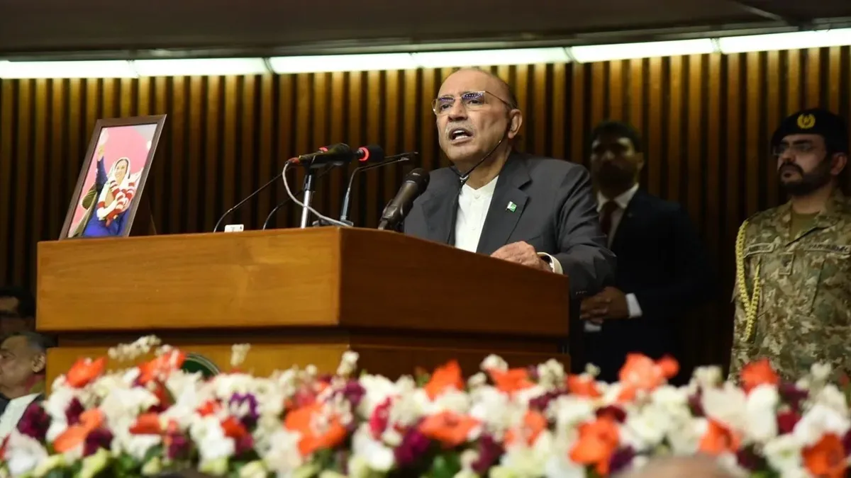 भारत के ऑपरेशन सिंदूर की धमक से पाकिस्तान अभी तक उबर नहीं पाया है। तभी उसे फिर से भारत के हमले का डर सताने लगा है। पाकिस्तानी राष्ट्रपति आसिफ अली जरदारी के हालिया बयान से ये साफ हो गया