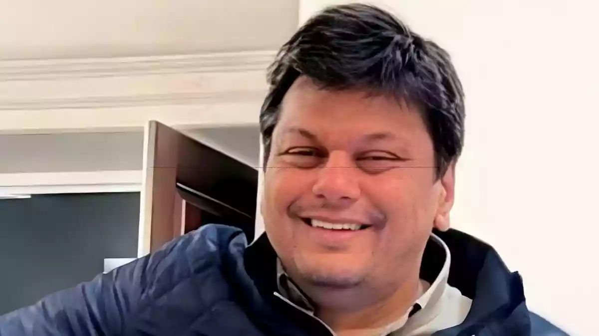 पटना में जन्म