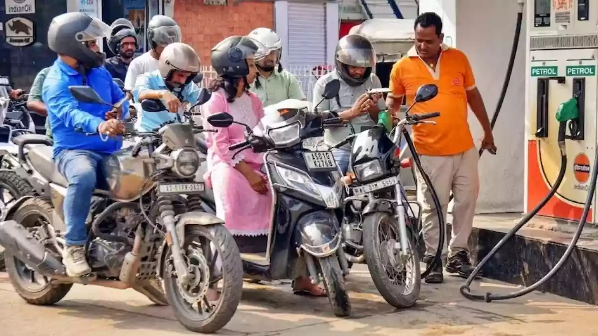 पेट्रोल-डीजल फिर महंगा