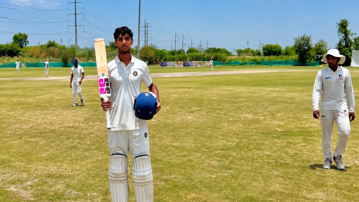 अब ऑस्ट्रेलिया के खिलाफ प्रदर्शन अयान अकरम के अगले सफर की दिशा तय करेगा. पिता अकरम सैफी का सपना अभी पूरा नहीं हुआ है, लेकिन उसे पूरा करने की राह में अयान अकरम ने एक कदम जरूर बढ़ा दिया है.
