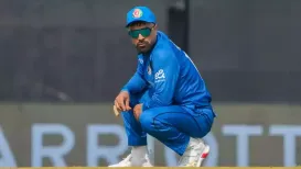 टी20 वर्ल्ड कप में ग्रुप स्टेज से बाहर होने के बाद अफगानिस्तान क्रिकेट बोर्ड टीम में बड़े बदलाव की तैयारी कर रहा है. कोचिंग स्टाफ बदला जा चुका है और कप्तानी को लेकर भी मंथन जारी है. टीम