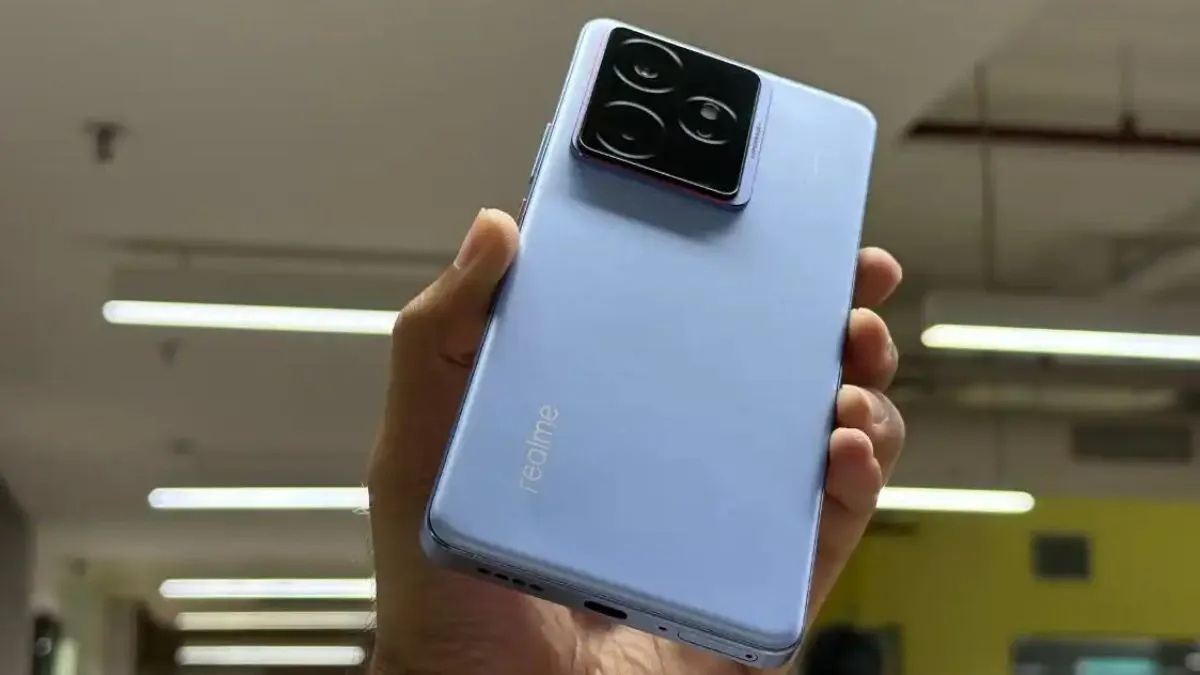 Realme ला रहा 7000mAh बैटरी वाला प्रीमियम फोन