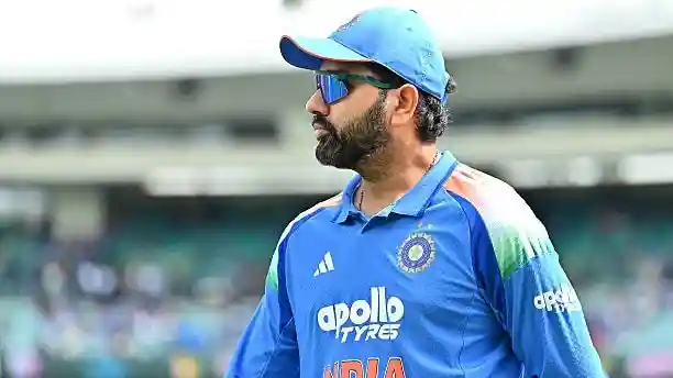 रोहित शर्मा टेस्ट और टी20 इंटरनेशनल को पहले ही अलविदा कह चुके हैं. फिलहाल अंतिम फैसला रोहित शर्मा को ही लेना है. अब सबकी निगाहें रविवार को होेने वाले लॉर्ड्स वनडे पर टिकी हैं, जहां