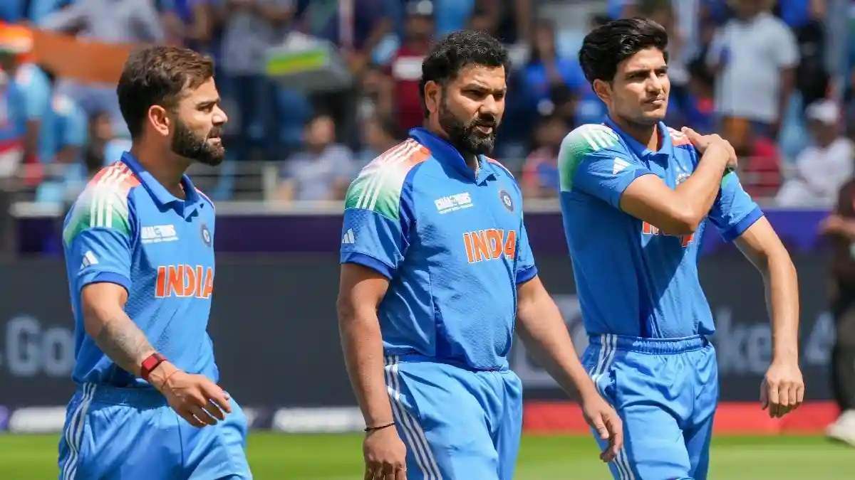 रोहित-कोहली के चलते ड्रेसिंग रूम में सबकुछ ठीक नहीं