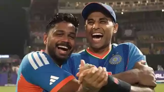 संजू सैमसन ने वेस्टइंडीज के खिलाफ नाबाद 97 रन बनाकर टीम इंडिया को यादगार जीत दिलाई. संजू सैमसन पिछले कुछ समय से फॉर्म में नहीं चल रहे थे. मगर वेस्टइंडीज के खिलाफ मुकाबले में उन्होंने