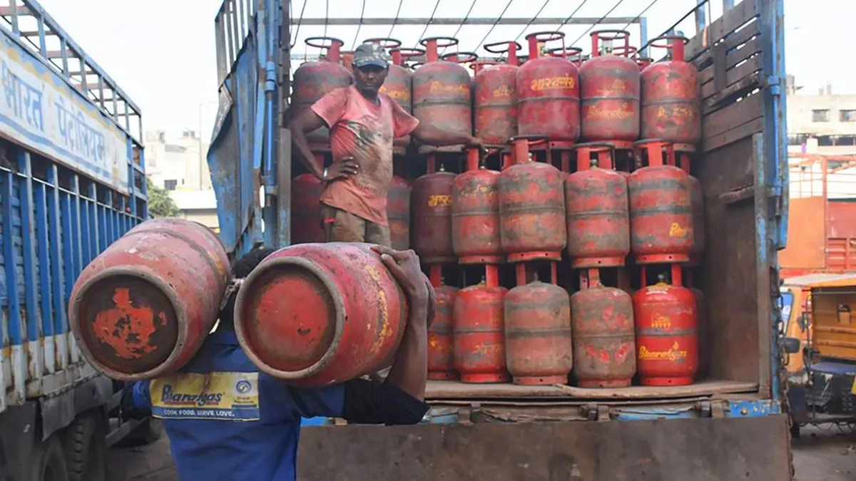 सरकार ने LPG पर कहा