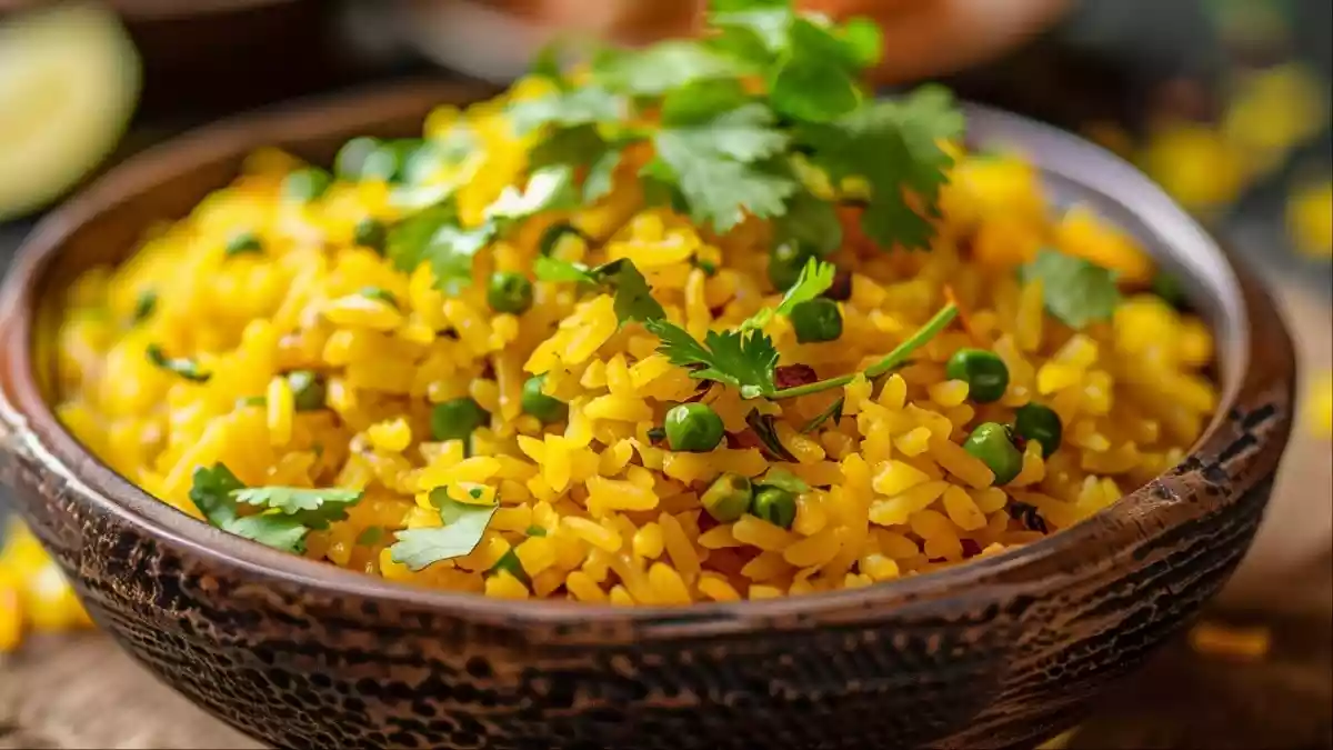 सिर्फ 10 मिनट में तैयार करें टेस्टी बनारसी मटर पोहा