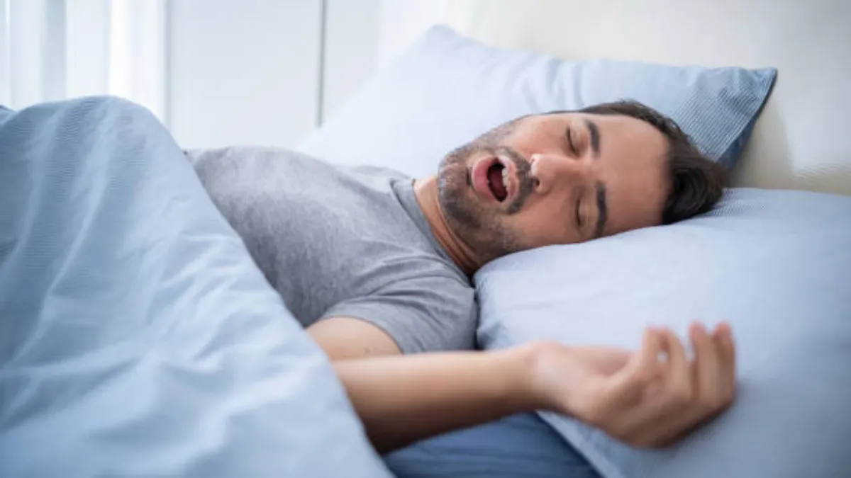 सोते-सोते मुंह से निकल जाती है लार