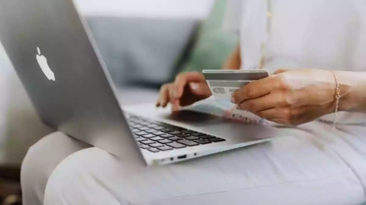 स्टेट बैंक ऑफ इंडिया में 996 पदों पर भर्ती के लिए जल्द करें अप्लाई